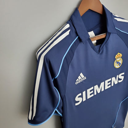 Retro 05 06 Real Madrid Borte Fotballdrakter