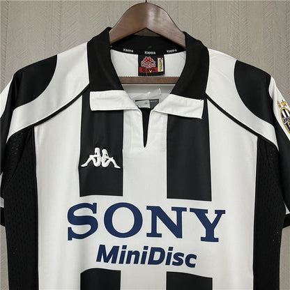 Retro Juventus 1997 98 Hjemme Fotballdrakter