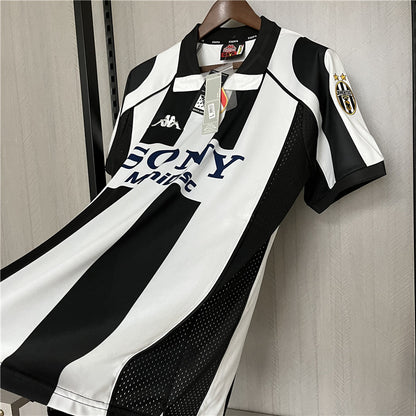 Retro Juventus 1997 98 Hjemme Fotballdrakter