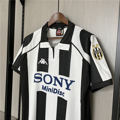 Retro Juventus 1997 98 Hjemme Fotballdrakter