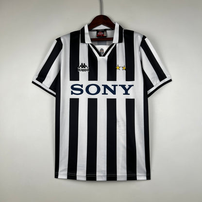 Retro Juventus 96-97 Hjemme Fotballdrakter