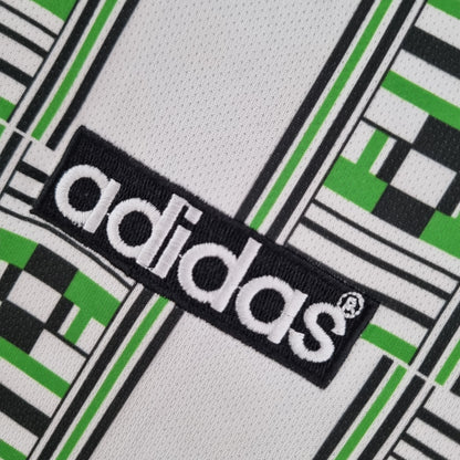 Retro Nigeria 1994 Borte Fotballdrakter